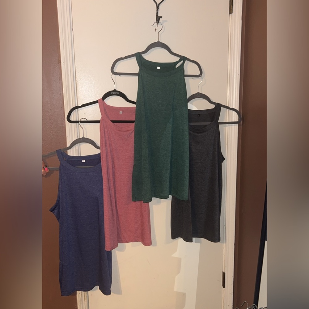 4 pack Women’s Sleeveless Ribbed Tank Top - Green